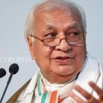 ക്ഷേമ പെന്ഷനും ഉച്ചഭക്ഷണ പദ്ധതിയും പ്രതിസന്ധിയില്, പൊലീസ് വാഹനങ്ങള് ഓടുന്നില്ല, കേരളീയം എന്തിന് 27 കോടി ചെലവഴിച്ച് നടത്തുന്നു: വി ഡി സതീശന്