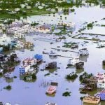 അസാധാരണ വലുപ്പമുള്ള ബാഗില് ഹെന്ന പൊടിയാണെന്ന് ദുബായ് യാത്രികന്
