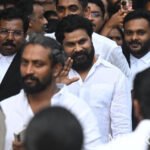 ഔദ്യോഗിക വാഹനം ഒഴിവാക്കി; സിറോ മലബാര് സഭ ആസ്ഥാനത്ത് വിഡി സതീശന്